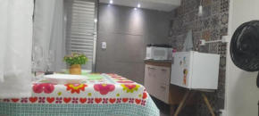 Kitnet em Botafogo acesso apenas por escada